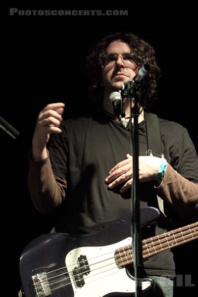 LOU BARLOW - 2010-02-03 - PARIS - Point Ephemere - 